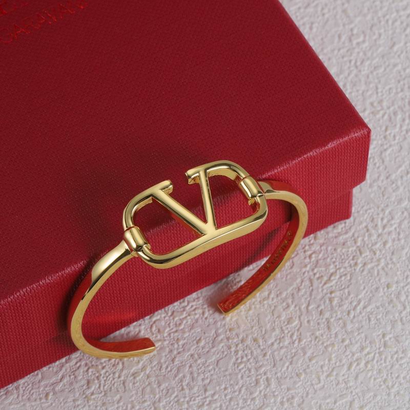 Valentino bracelet 12lyx10 (1)